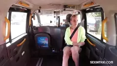 Jouer Un tassista ceco arrapato aiuta una bella ragazza amatoriale a scegliere il costume da bagno perfetto prima di una sessione di sesso inaspettata sul sedile posteriore