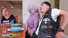 Oynat Mia Khalifa ve arkadaşı çok vahşice becerdin