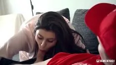 Redare Baiat livreaza pizza la vedeta XXX si o fute in pizda larga