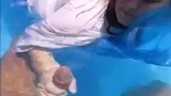 تشغيل متعرج زوجة MILF لزوجة Handjob Cumshot النشوة الجنسية