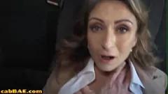 تشغيل نيمفو هواة مفلس خداع في سرجية الكابينة المزيفة