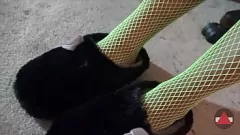Oynat Yeşil balık ağlarında ırklararası abanoz femdom ayakları ibadet